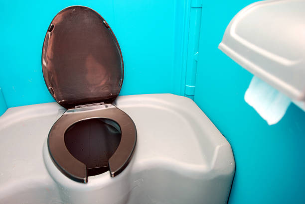 Best Luxury portable toilet rental  in Emmon, AK